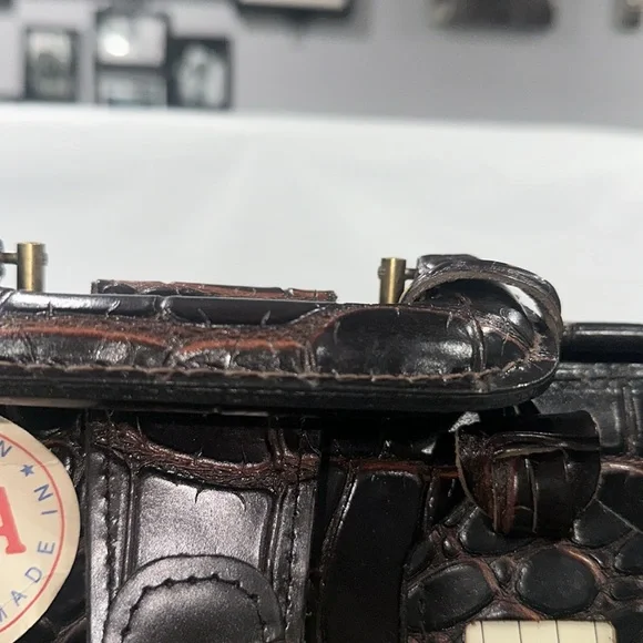 Flying Horse Doctor Elegant Crocodile Pattern Handbag - Picture 10 of 13